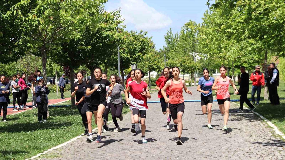 Elazığ\'da 19 Mayıs Atatürk\'ü Anma Gençlik ve Spor Bayramı Turnuvaları Gerçekleştirildi