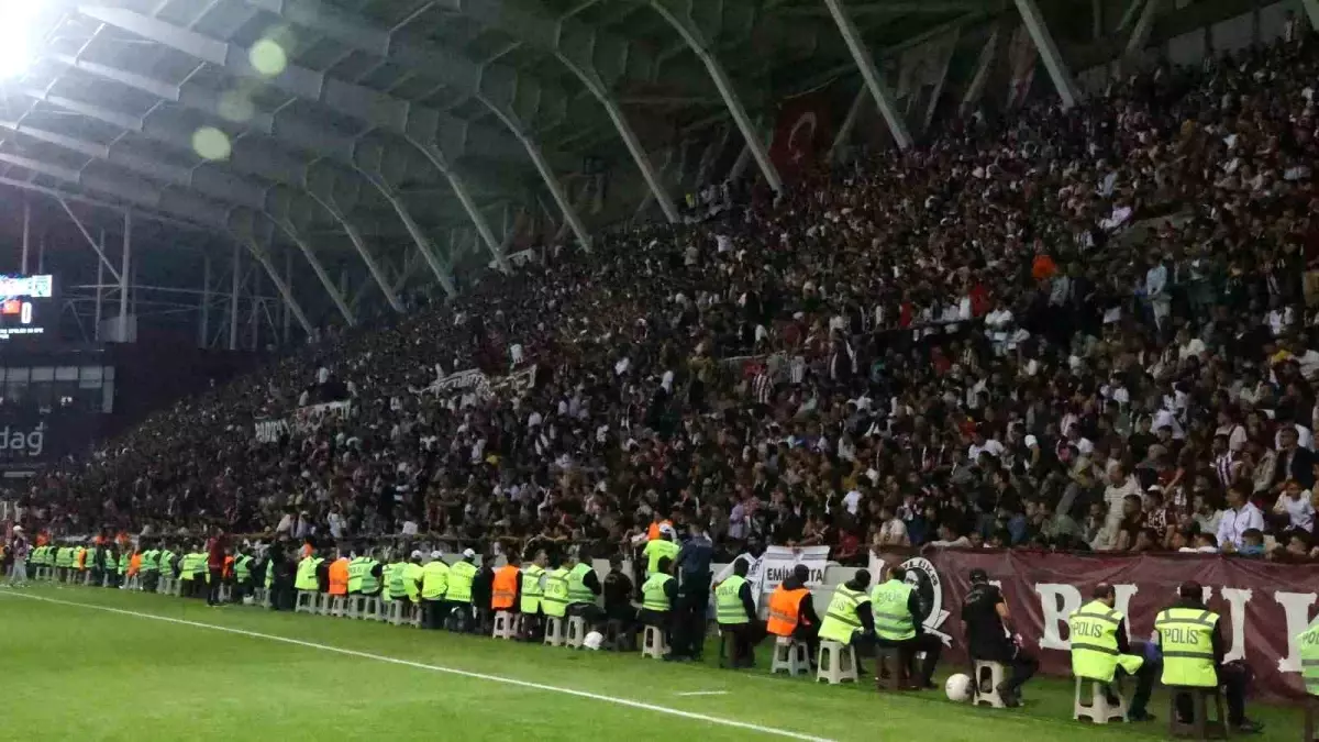 Elazığspor-Efeler 09 SFK maçı Elazığ tarihinin en çok seyirci toplayan maçı oldu