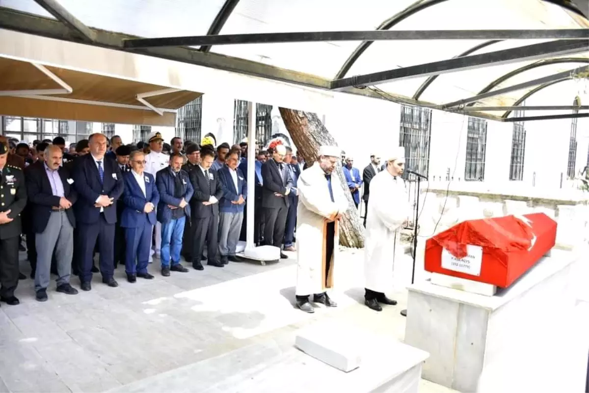 Gaziantep\'te trafik kazasında hayatını kaybeden asker Çanakkale\'de defnedildi