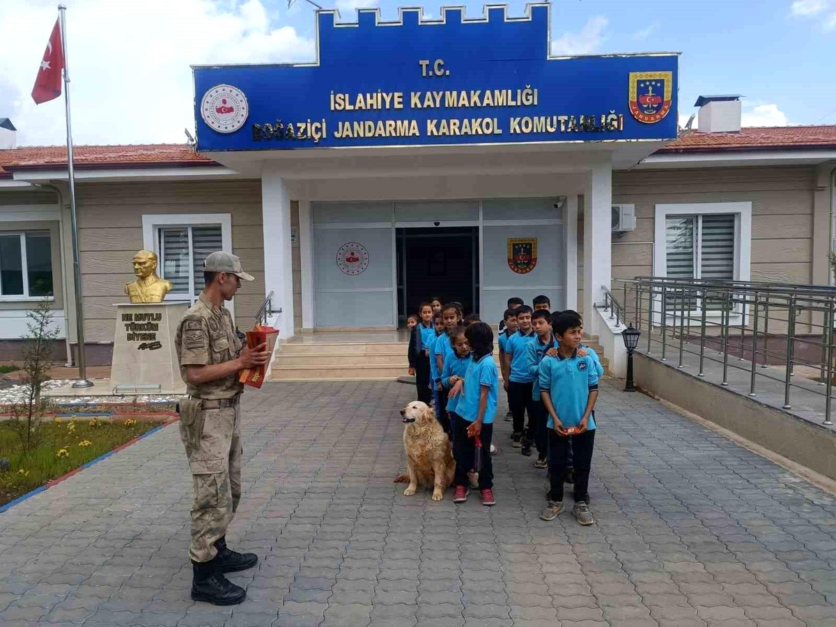 İslahiye ilkokul öğrencileri jandarma karakolunu ziyaret etti