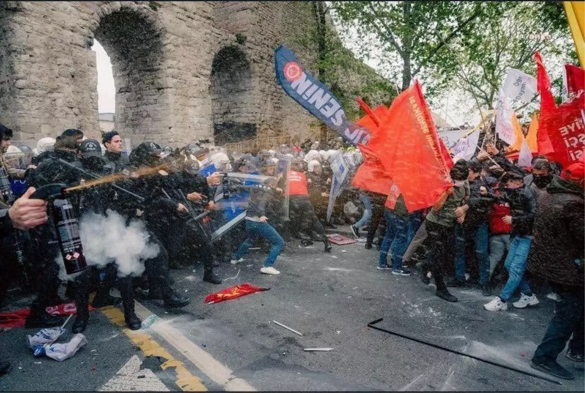 1 Mayıs\'ta Taksim\'de gözaltına alınanlara devam ediliyor