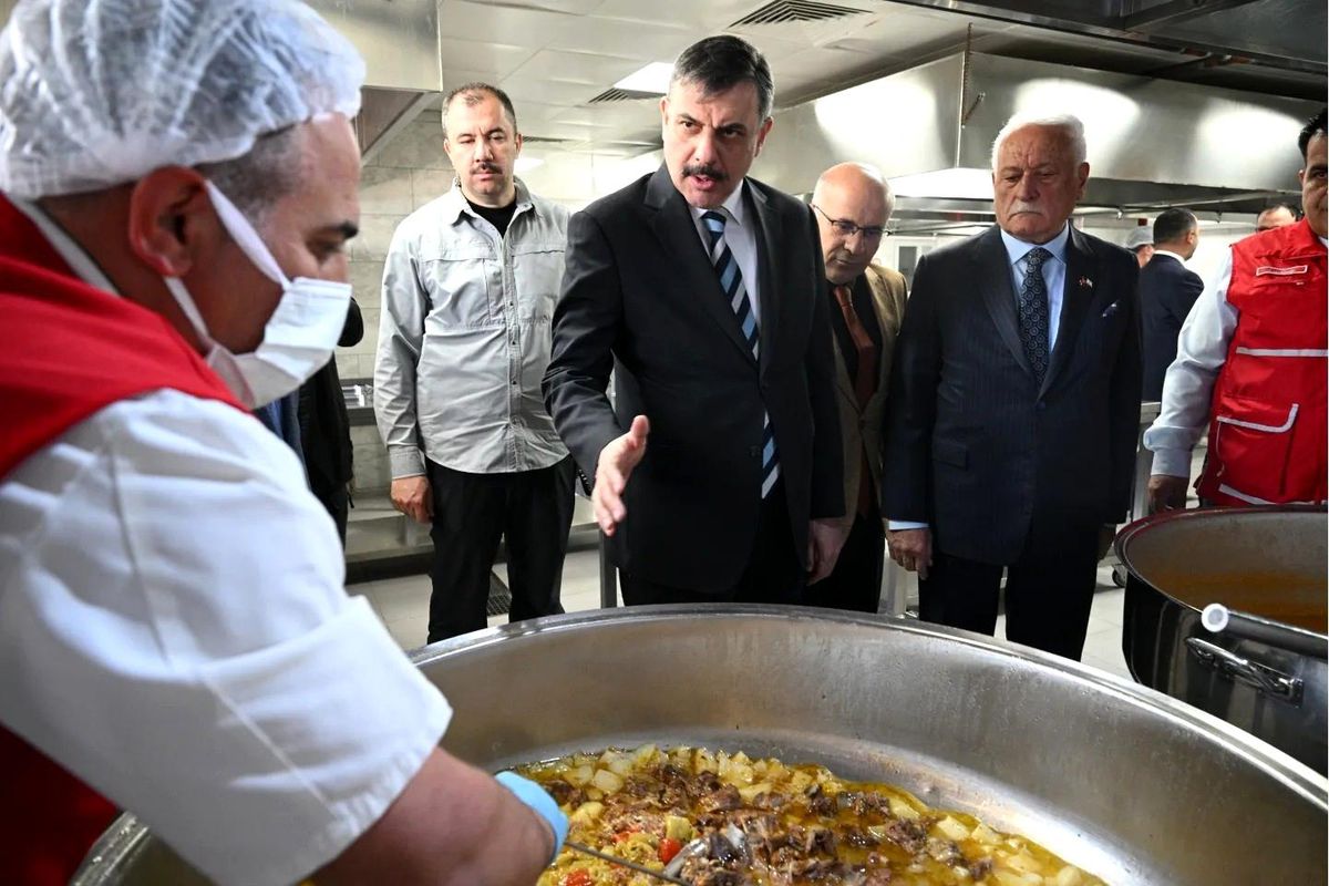Erzurum Valisi Mustafa Çiftçi, Türk Kızılay\'ı Erzurum Yerleşkesi\'ni ziyaret etti