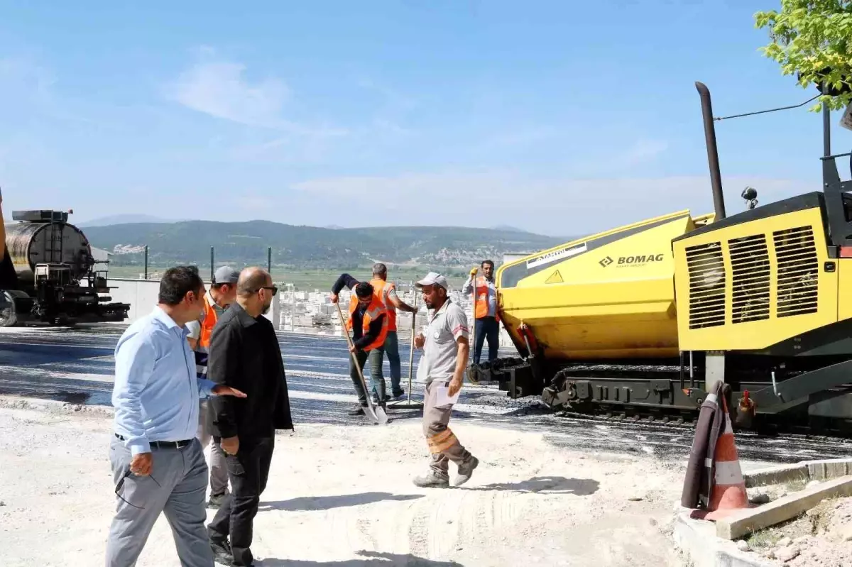 Kütahya Organize Sanayi Bölgesi\'nde Yol Yenileme Çalışmaları Devam Ediyor