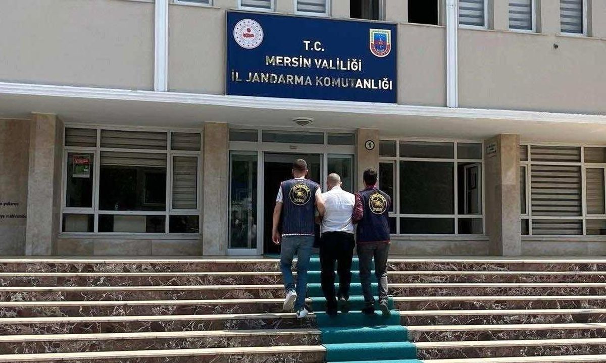 Mersin\'de 6 yıldır aranan 2 kişi yakalandı