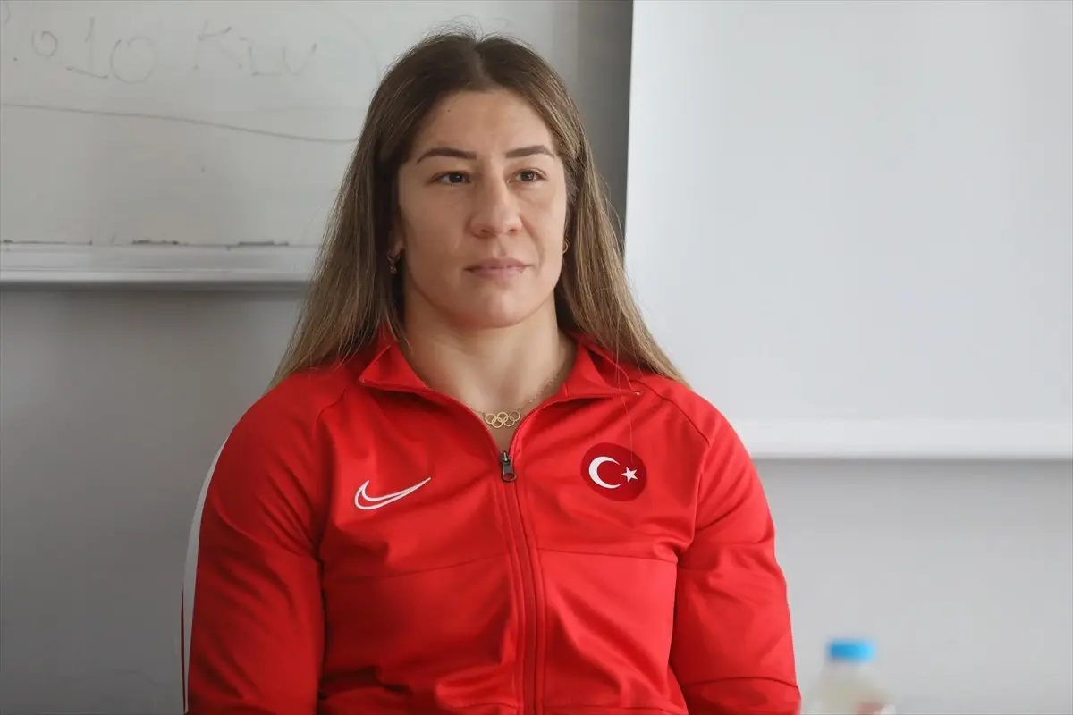 Yasemin Adar Yiğit, Paris 2024 Olimpiyat Oyunları\'na altın madalya hedefiyle hazırlanıyor