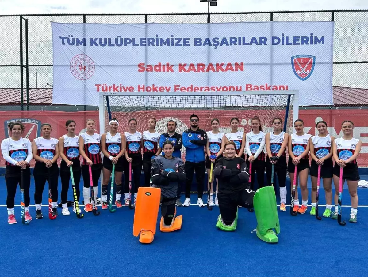 Muğla Ege Yıldızları Spor Kulübü Türk Milli Hokey Takımları\'na 10 sporcu kazandırdı