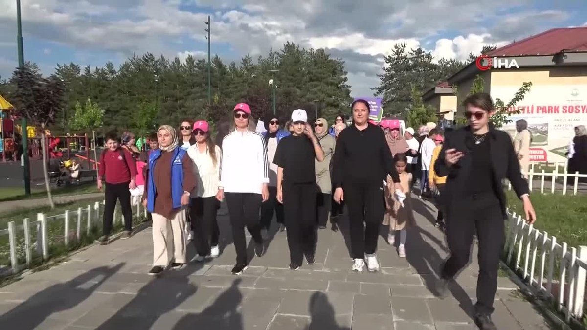 Muş\'ta \'Sağlık İçin Hareket Et\' Yürüyüşü Düzenlendi