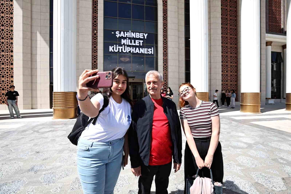 Şahinbey Millet Kütüphanesi Yoğun İlgi Görüyor