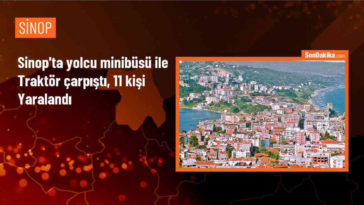 Sinop\'ta yolcu minibüsü ile traktör çarpışması: 11 kişi yaralandı