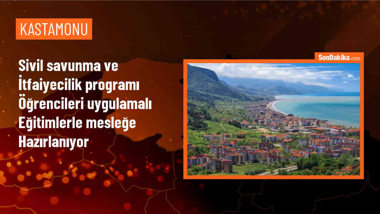 Kastamonu Üniversitesi Öğrencileri Uygulamalı Afet ve Yangın Eğitimi Alıyor