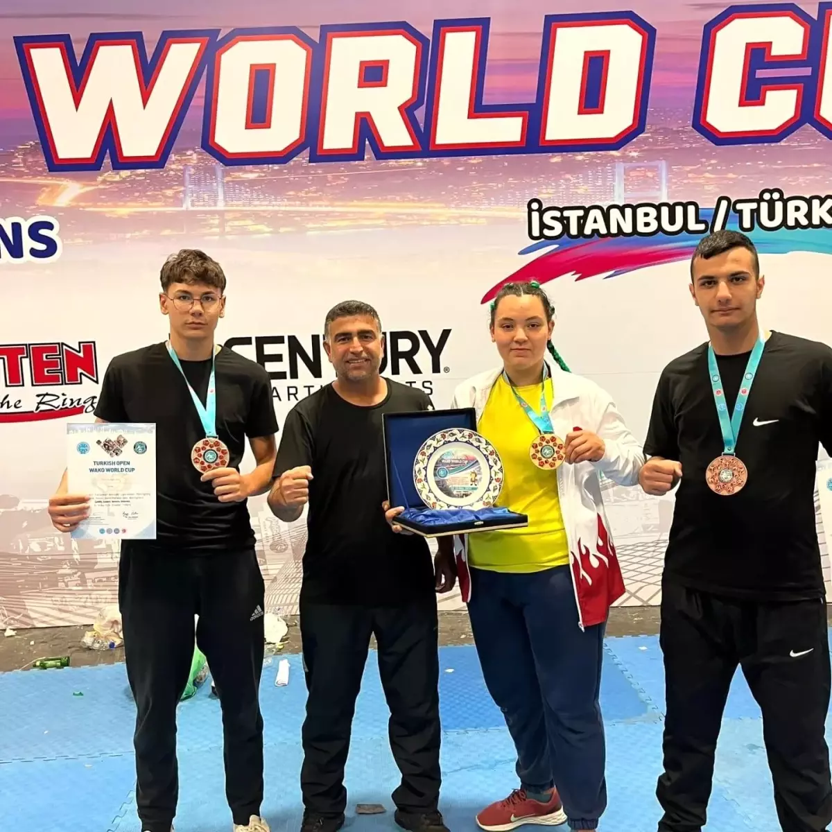 Söke Sporcuları Turkish Open WAKO Dünya Kupası\'nda Başarı Elde Etti