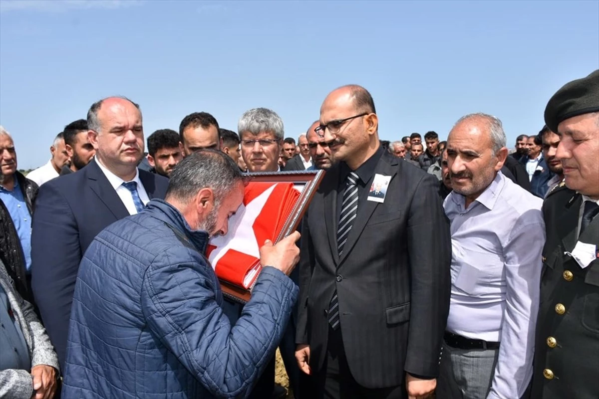 Gaziantep\'te trafik kazasında hayatını kaybeden askerin cenazesi Gelibolu\'da defnedildi