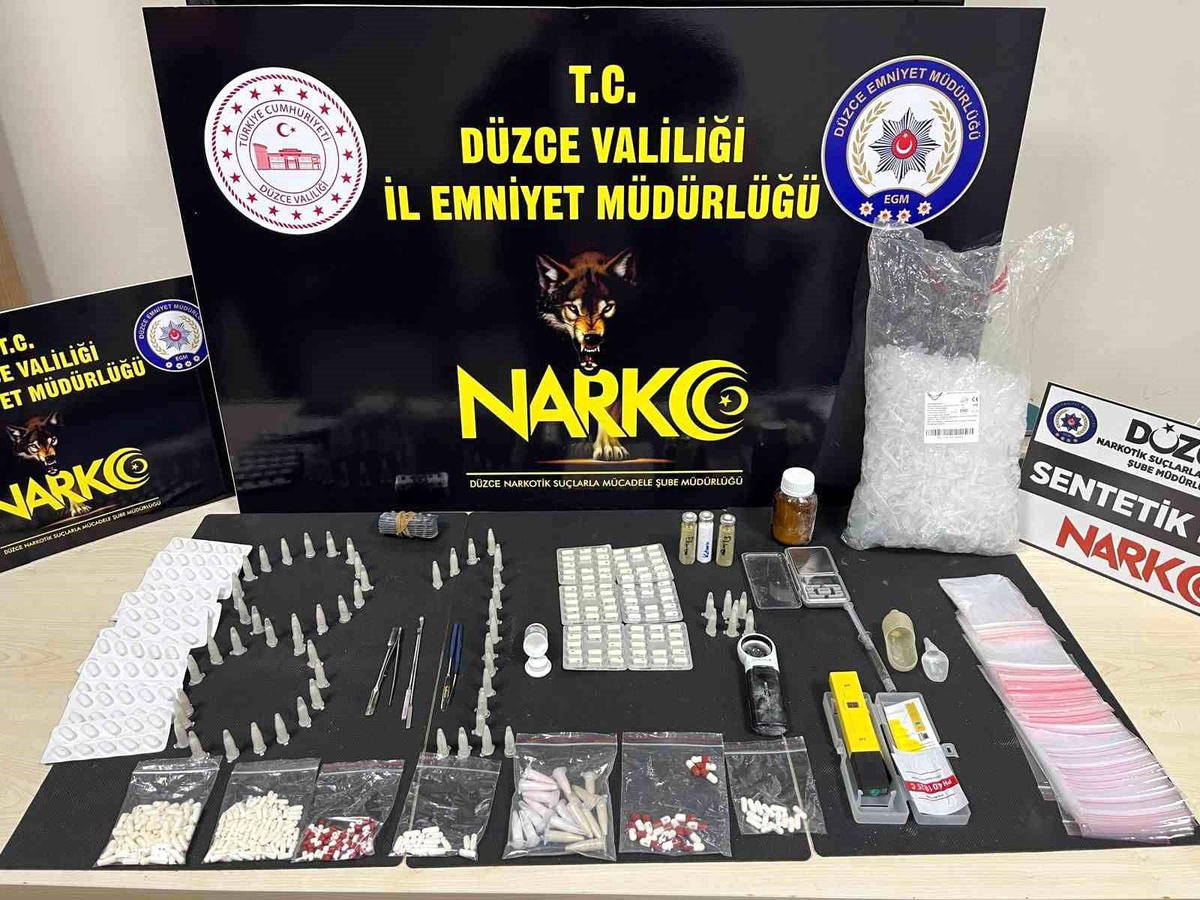 Düzce\'de Uyuşturucu Operasyonu: 2 Tutuklama, 56 Kişiye İşlem