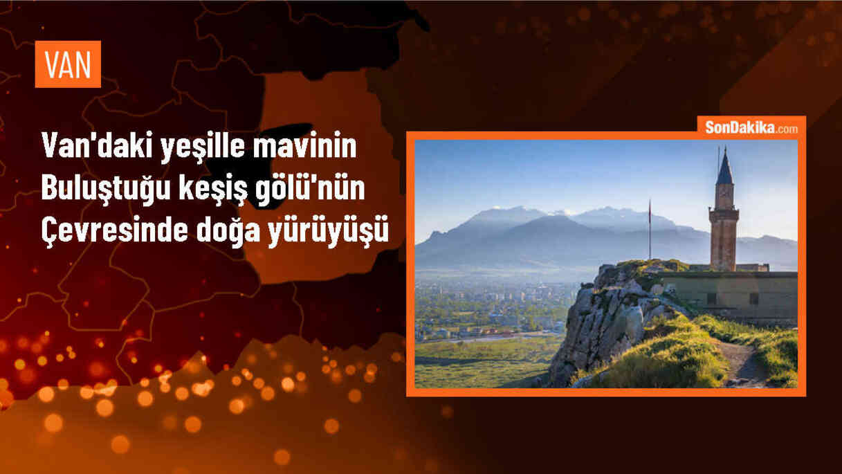 Van\'da doğaseverler Erek Dağı\'nın eteklerinde Keşiş Gölü\'nde yürüyüş yaptı