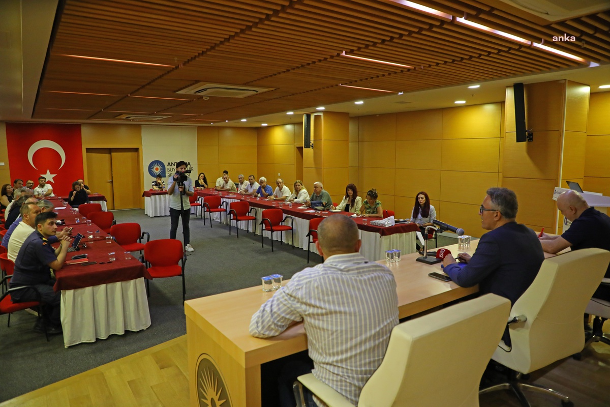 Antalya Büyükşehir Belediyesi Yapay Resif Projesi Başlattı