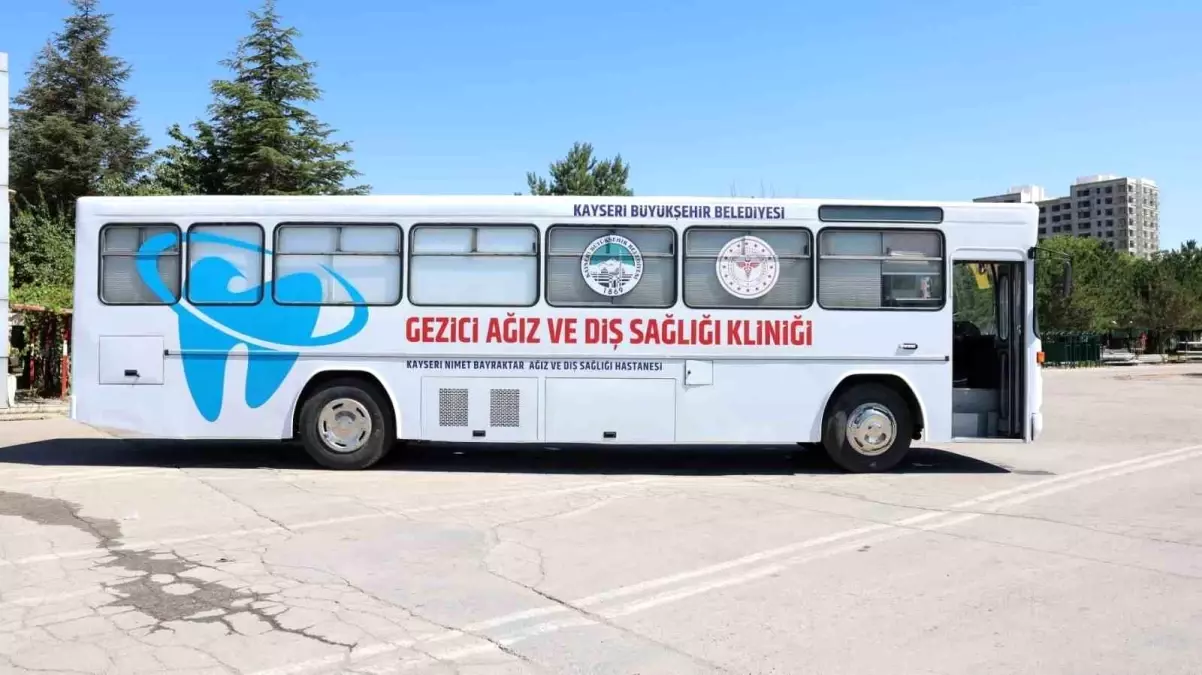 Kayseri Büyükşehir Belediyesi, Gezici Ağız ve Diş Sağlığı Kliniği ile vatandaşlara hizmet veriyor