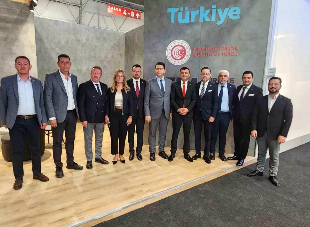 Başkan Çavuşoğlu, Hometex 2024 Fuarı\'nda Denizlili tekstilcileri destekledi