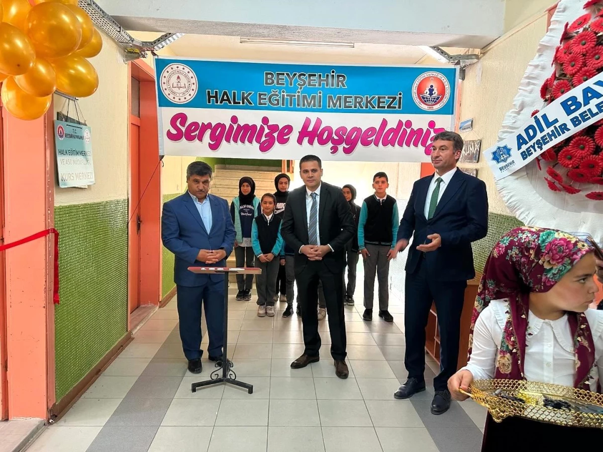 Beyşehir\'de Halk Eğitim Merkezi ve Akşam Sanat Okulu Müdürlüğü kurslarının yılsonu sergileri açıldı