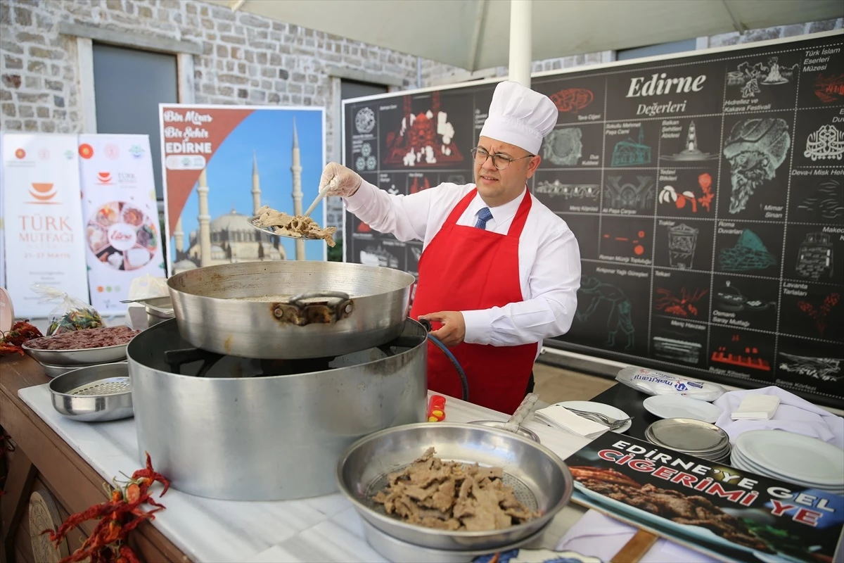 Edirne\'de Türk Mutfağı Haftası etkinliklerinde coğrafi işaretli Edirne tava ciğeri ikram edildi
