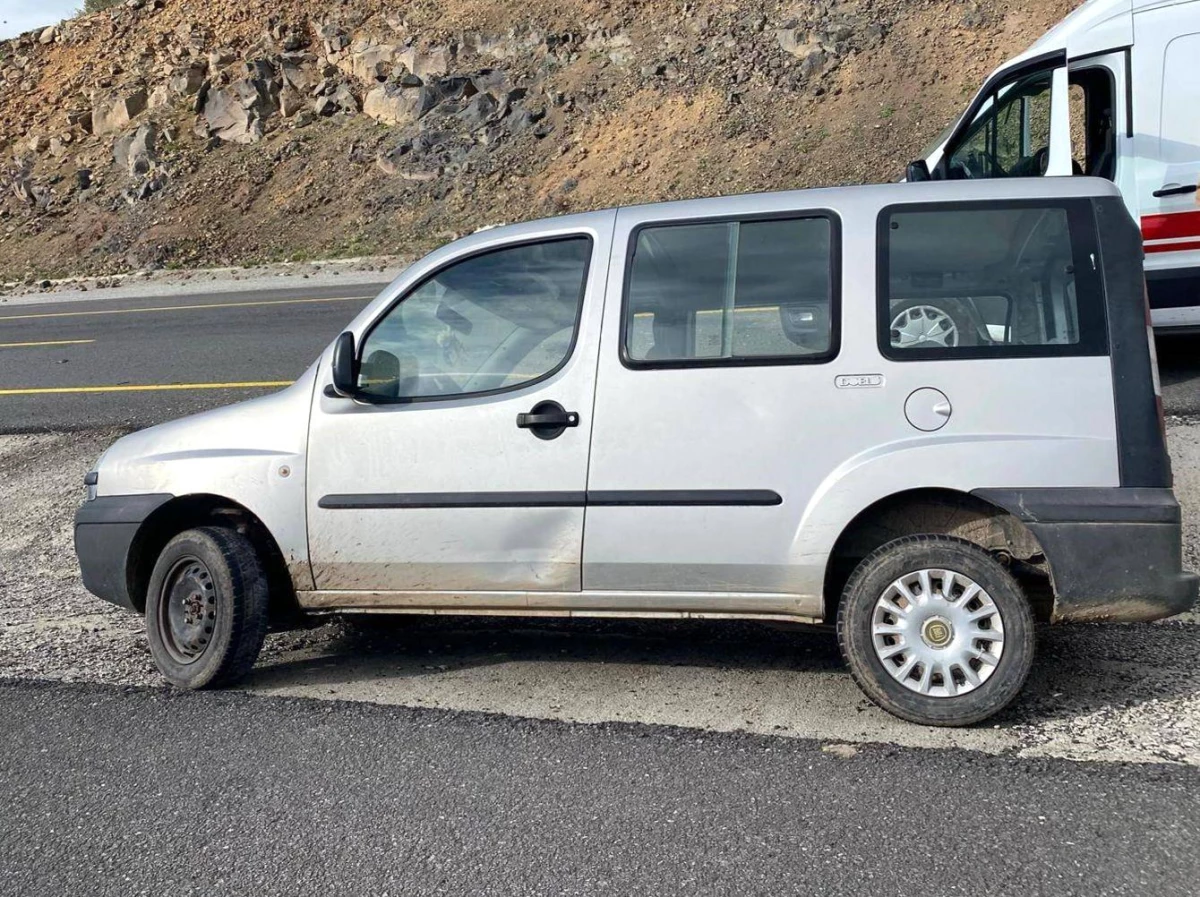 Kars\'ta trafik kazası: 5 kişi yaralandı
