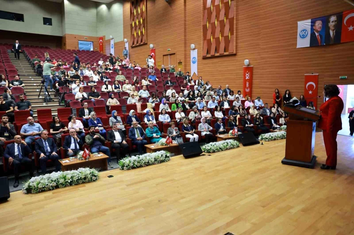 Kayseri Üniversitesi ve Kayseri Valiliği işbirliğiyle \'Güçlü Birey, Sağlıklı Aile ve Gelişen Toplum\' konulu çalıştay düzenlendi