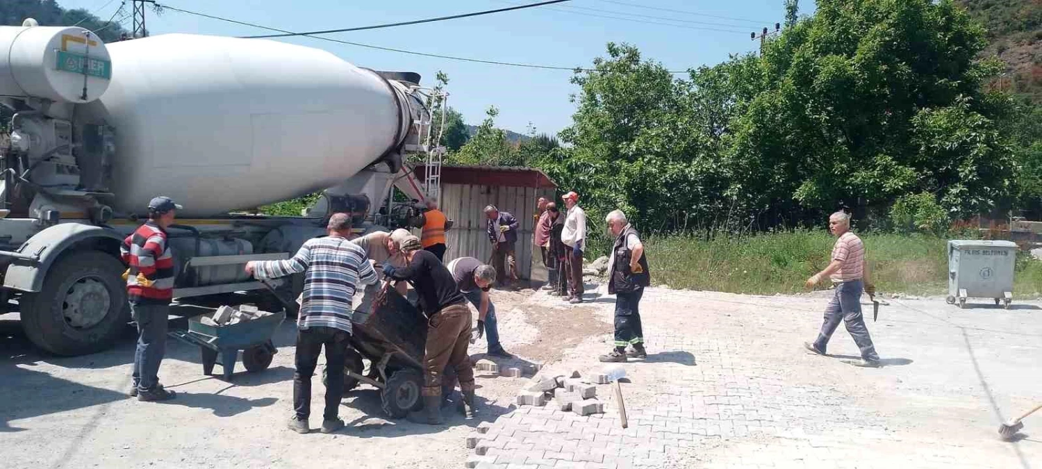 Zonguldak\'ta Göbü köyü vatandaşları imece usulü yol çalışmasına katıldı