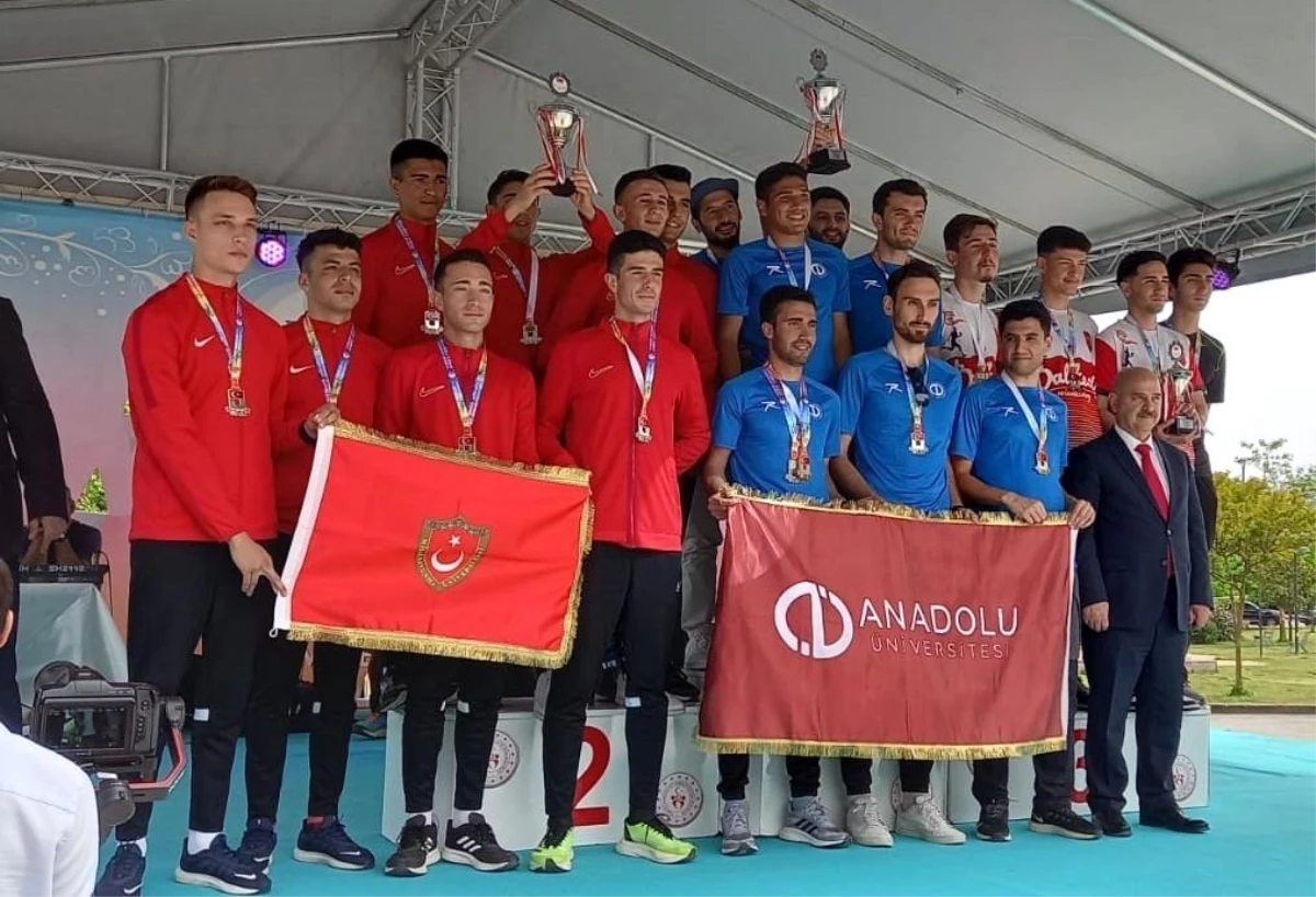 Anadolu Üniversitesi Sporcuları Ünilig Oryantiring Yarışmasında Altın Madalya Kazandı