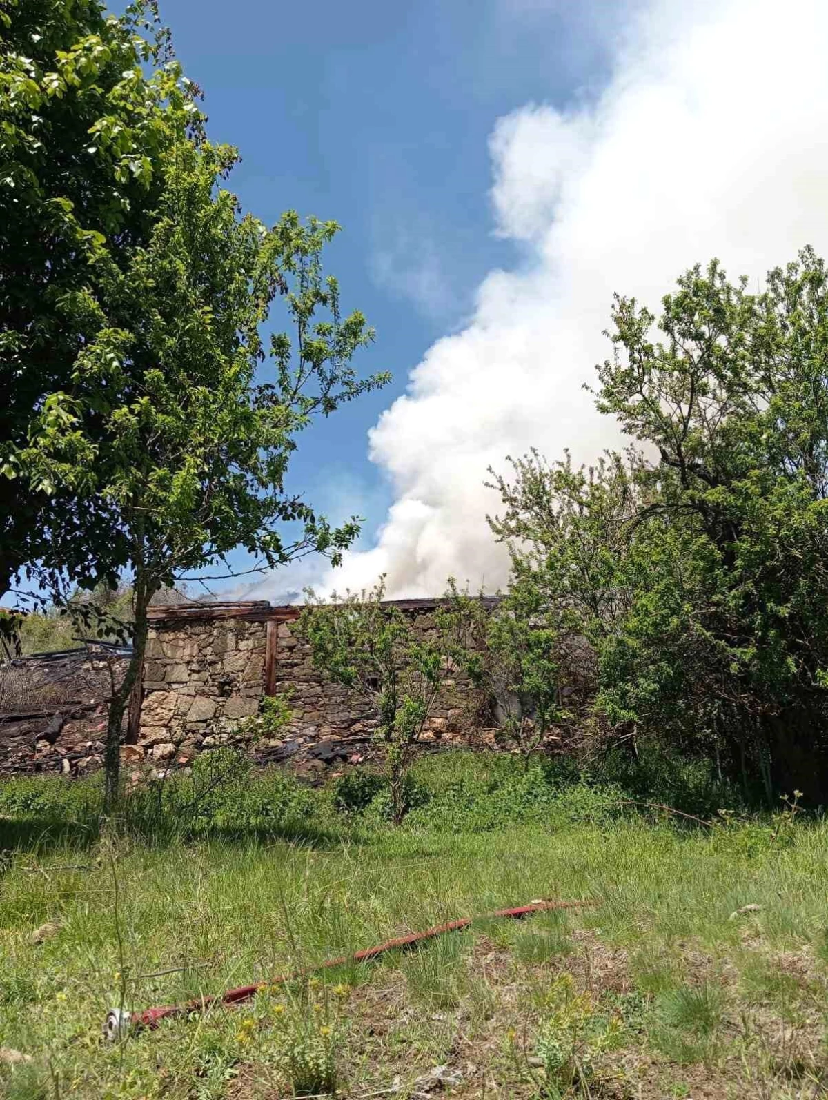 Sinop\'un Boyabat ilçesinde ev yangını: 2 kişi yaralandı