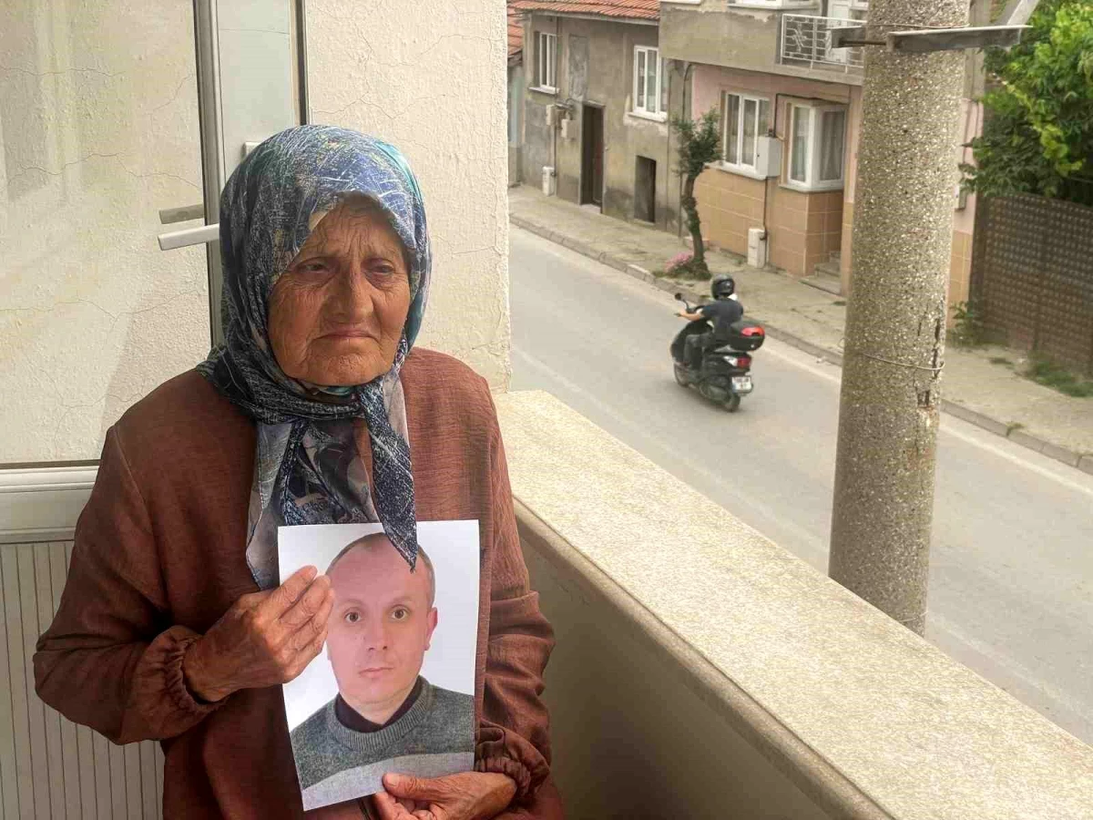 Bursa\'da Kaybolan Oğlunu Bekleyen 96 Yaşındaki Anne Gözyaşları İçinde