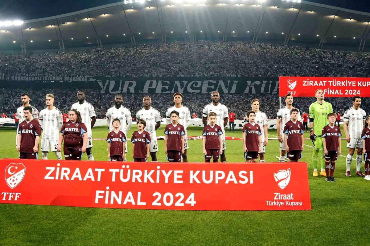 Beşiktaş ve Trabzonspor Türkiye Kupası Finali\'ne farklı kadrolarla çıktı