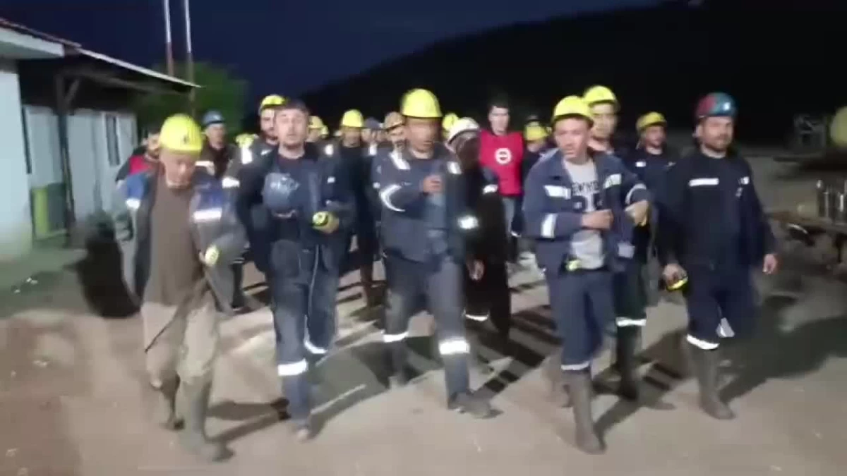 Çorum\'da maden işçileri ücretsiz izne karşı eylemde