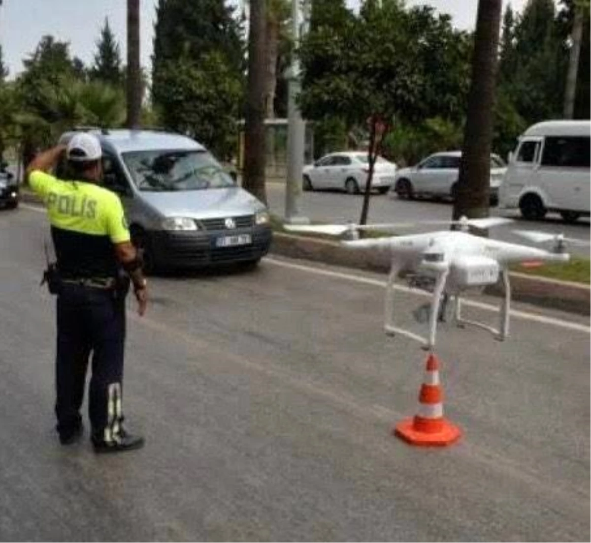 Bilecik\'te 12 araç ve sürücüsüne dron denetimlerinde 18 bin 72 TL trafik idari para cezası uygulandı