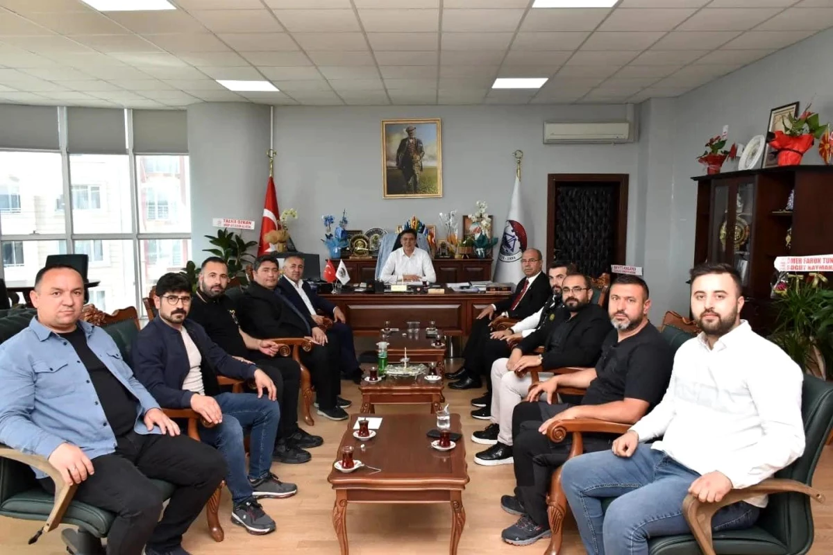 AK Parti İl Başkanı Serkan Yıldırım, ilçe binalarında durum değerlendirmesinde bulundu