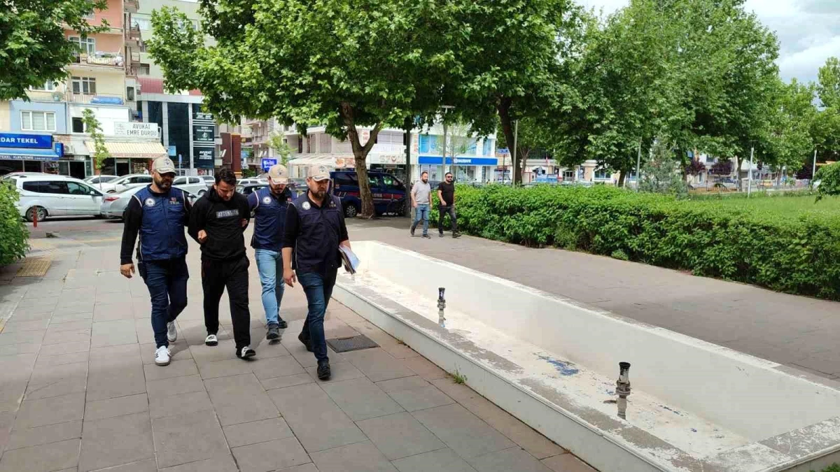 Kırşehir\'de Interpol ve Europol tarafından aranan 2 DEAŞ\'lı yakalandı