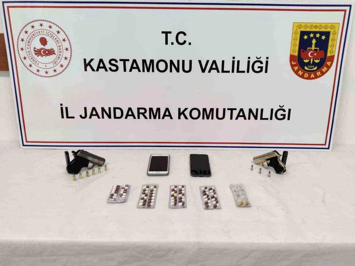 Kastamonu\'da Uyuşturucu ve Ruhsatsız Silah Operasyonu: 6 Gözaltı
