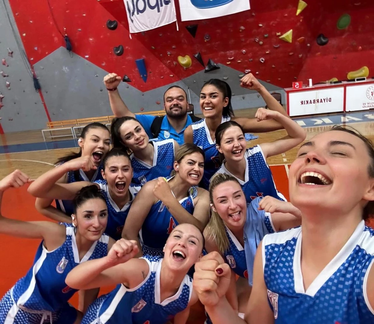 Muğla Sıtkı Koçman Üniversitesi Kadın Basketbol Takımı Süper Lig\'e Yükseldi