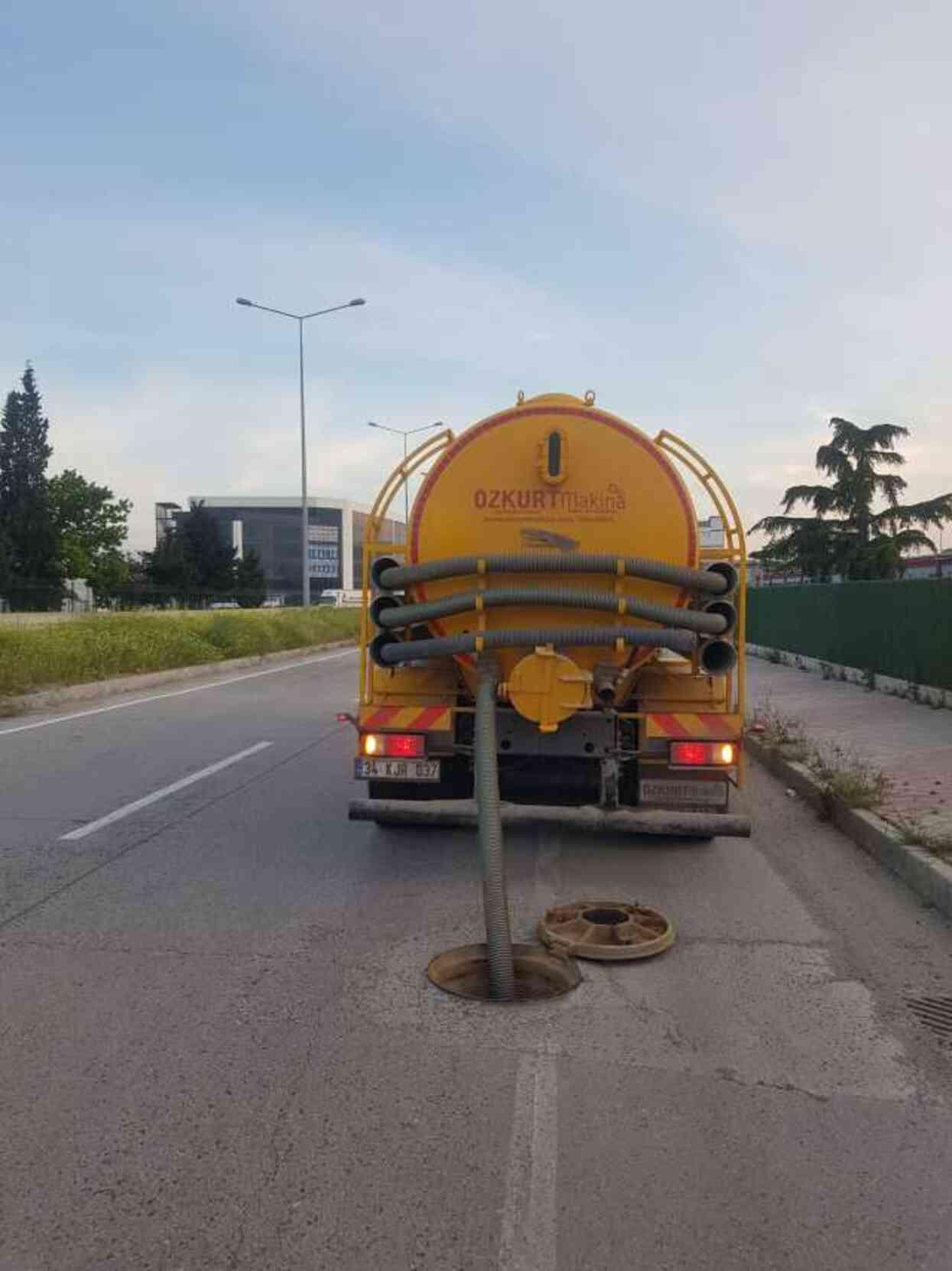 Tekirdağ'da Belediye Vidanjörü Atık Boşaltırken Suçüstü Yakalandı