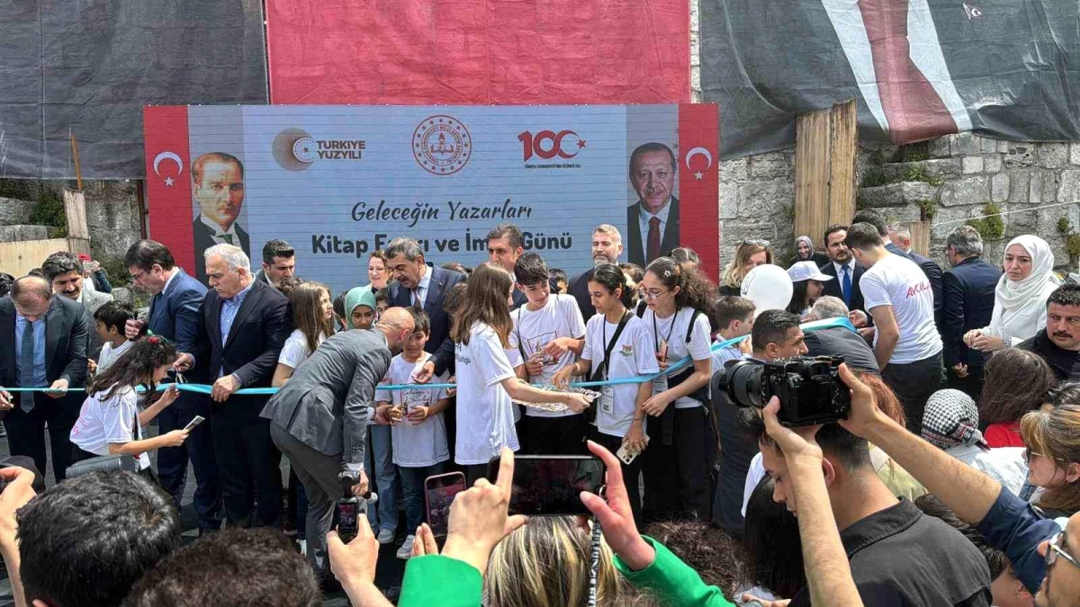 Milli Eğitim Bakanı Yusuf Tekin, Eğitimde Yapay Zeka Uygulamaları Uluslararası Forumu ve Geleceğin Yazarları Projesi\'ni açtı