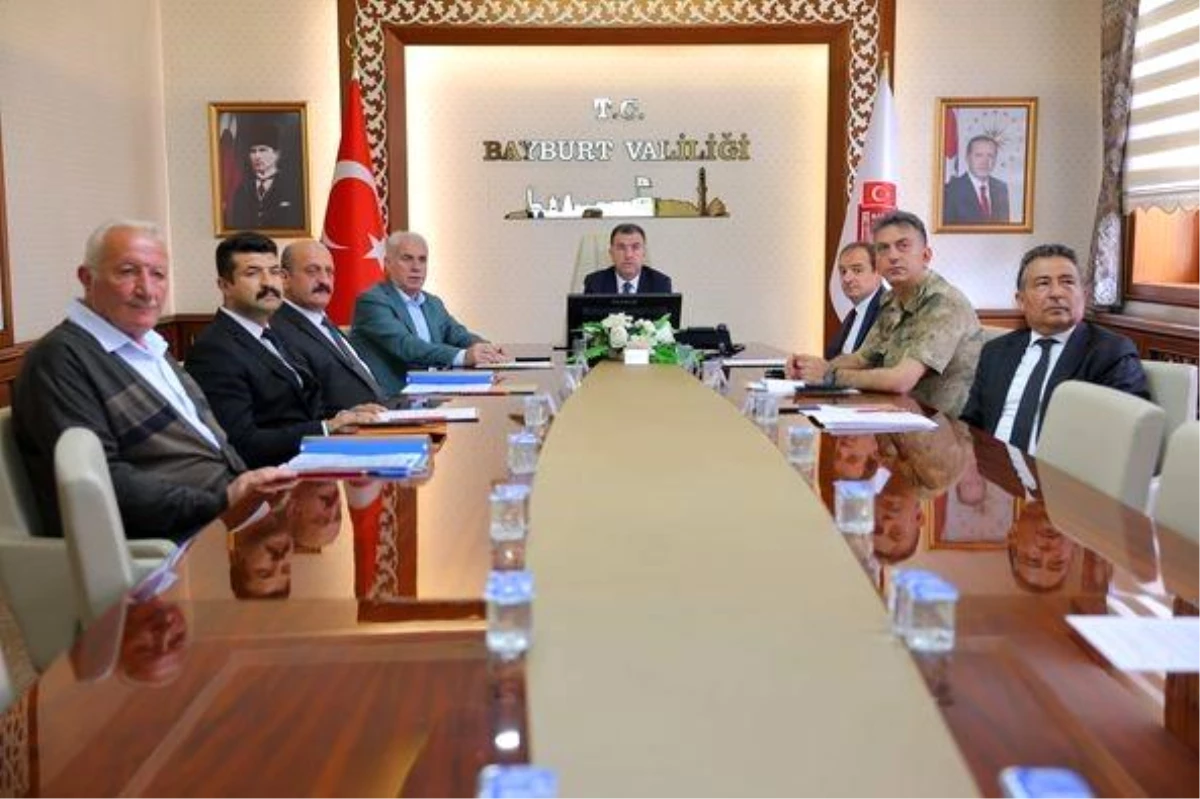Bayburt Valisi Mustafa Eldivan başkanlığında İl Trafik Komisyonu Toplantısı gerçekleştirildi