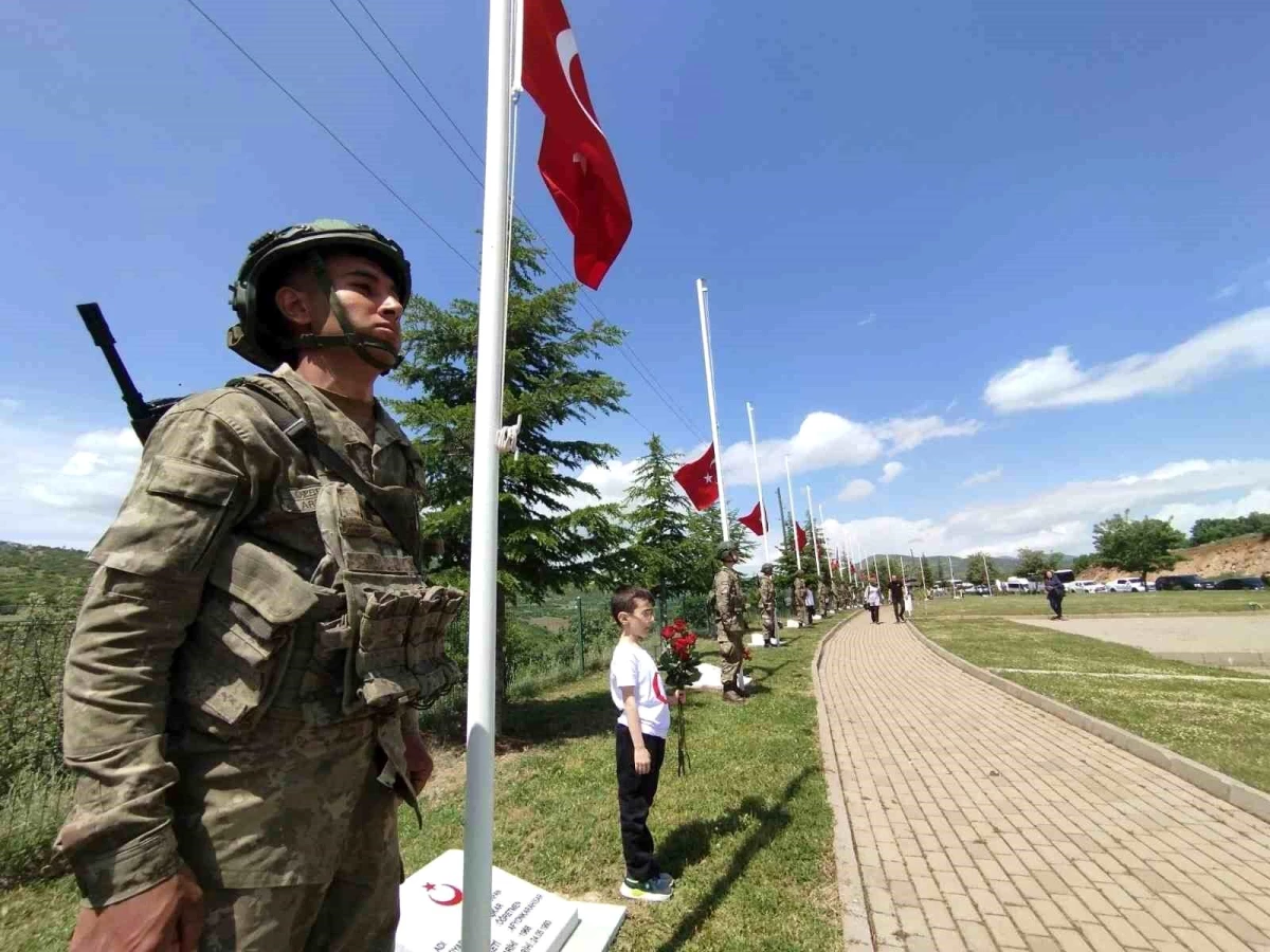 Bingöl\'de 33 asker şehit edilen terör saldırısı anıldı