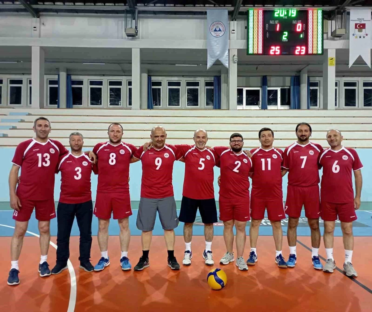 Erciyes Üniversitesi Sağlık, Kültür ve Spor Daire Başkanlığı Voleybol Branşında Şampiyon Oldu