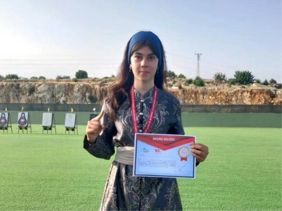 Tavşanlı Belediyesi Okçuluk Kulübü sporcusu Seher Coşğun Türkiye şampiyonu oldu