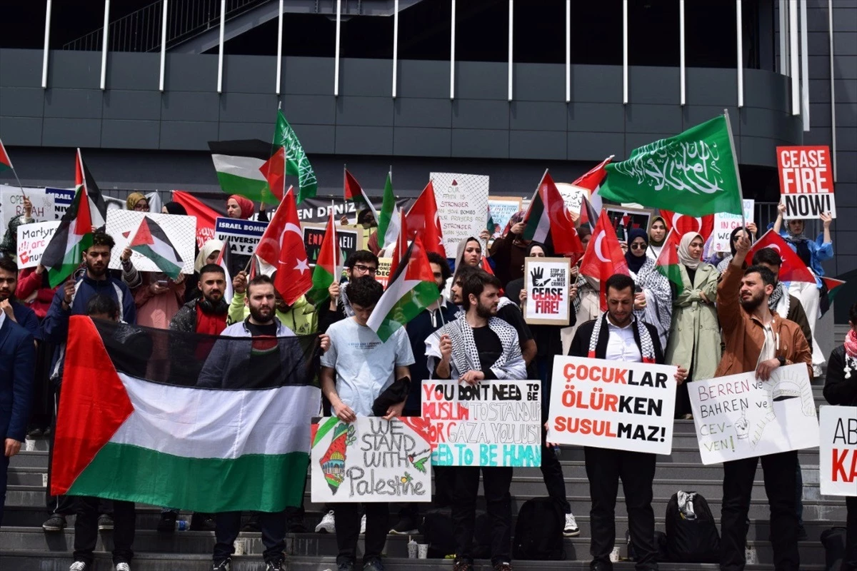 İstanbul Medipol Üniversitesi öğrencileri Filistin\'e destek eylemini sonlandırdı
