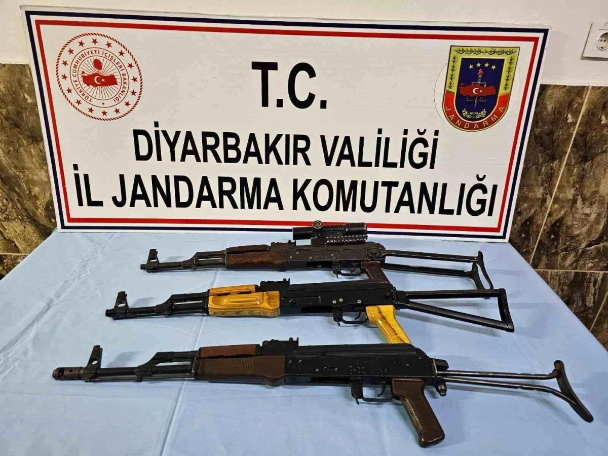 Diyarbakır\'da Jandarma Ekipleri 3 AK-47 Kalaşnikof Yakaladı