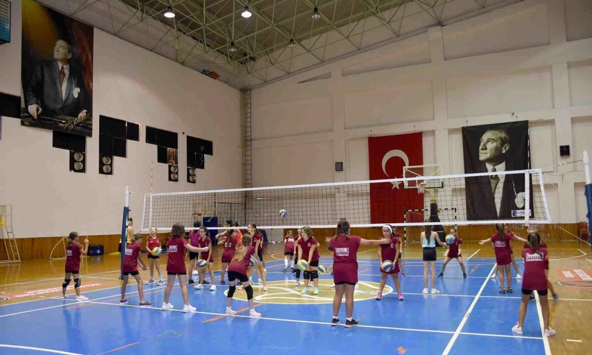 Kuşadası Belediyesi Yaz Spor Okulları Kayıtları Başladı