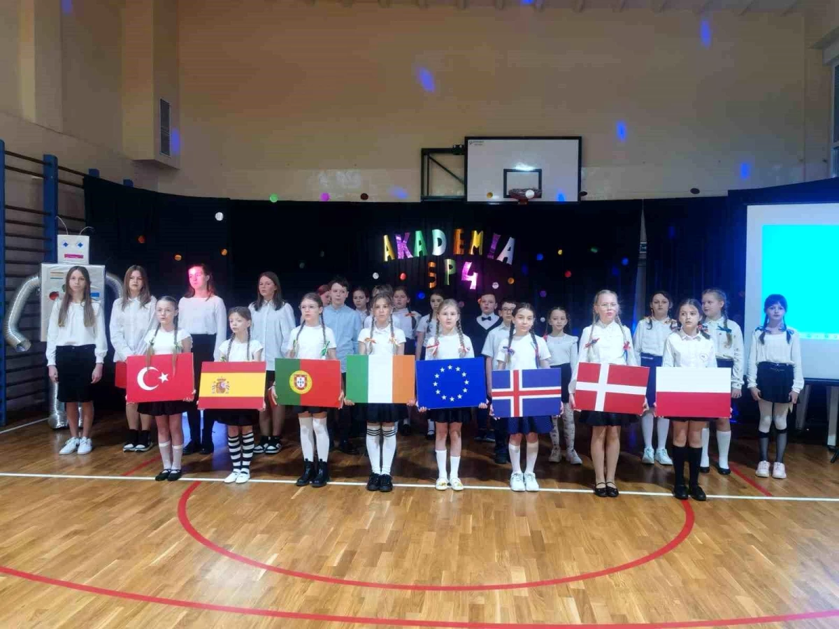 Muğla\'daki Şahidi Ortaokulu, Erasmus Projesiyle Robotik Eğitimde Başarıya Ulaştı