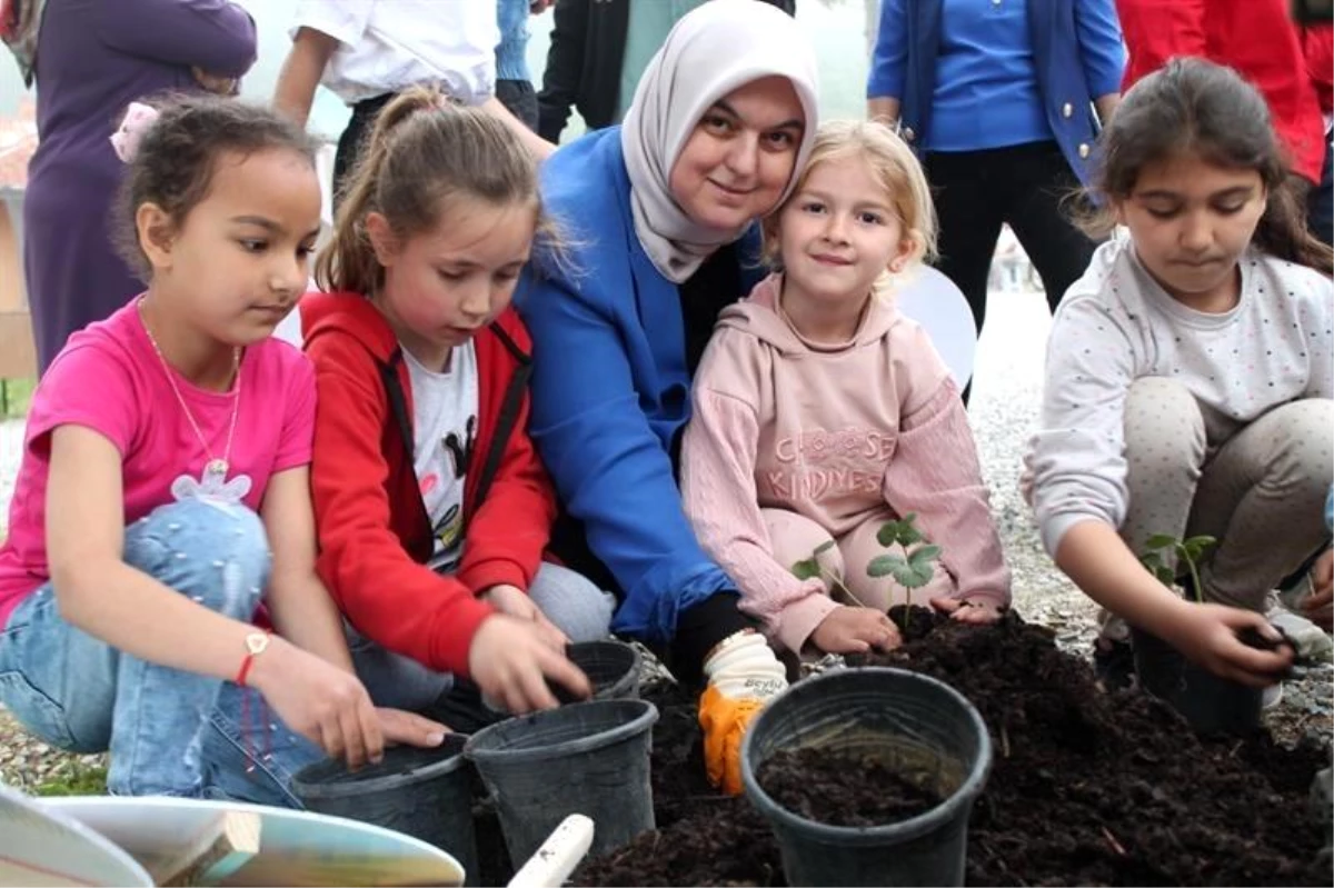 Düzce\'de Kurtsuyu Anaokulu ve İlkokulu Öğrencilerine Organik Tarım Eğitimi Verildi