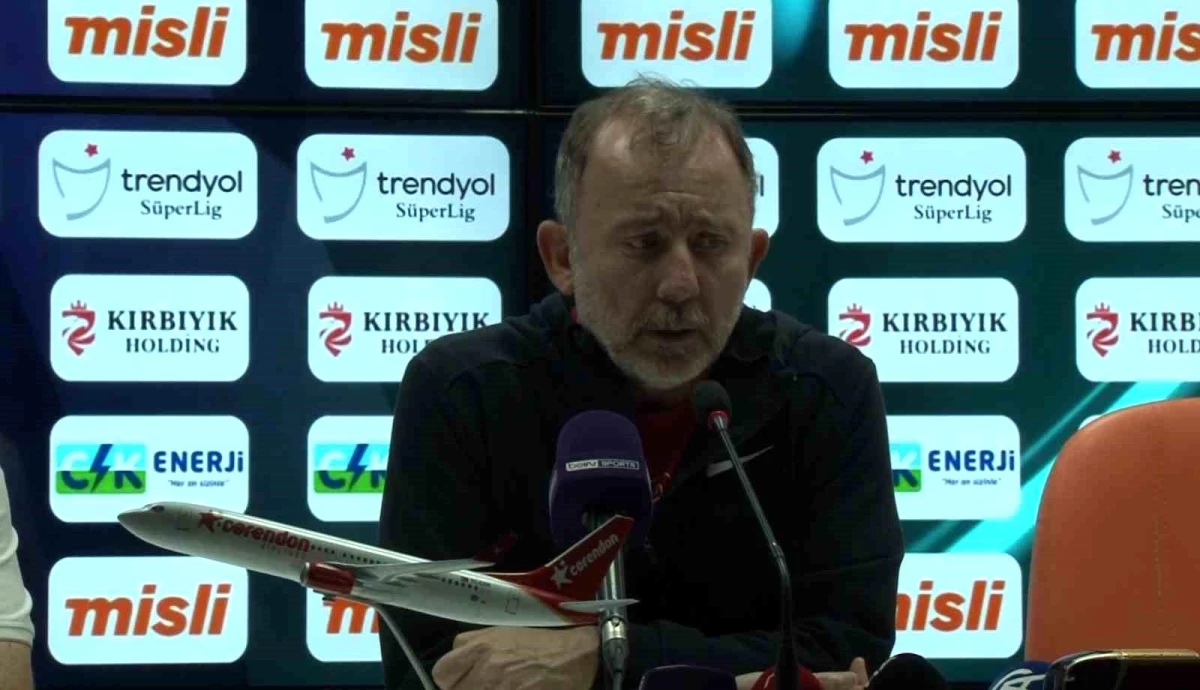Antalyaspor Teknik Direktörü Sergen Yalçın, Sezon Sonunda Ayrıldı