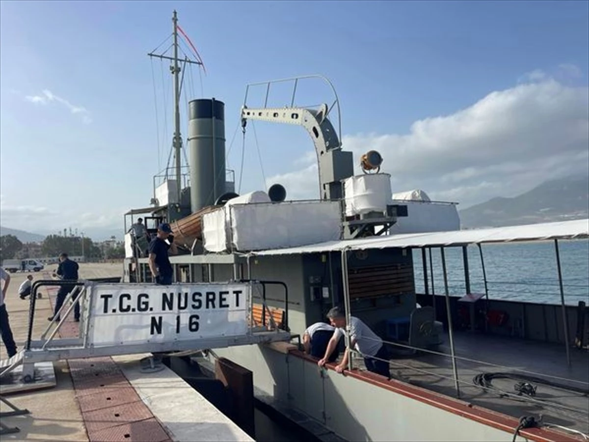 TCG Nusret Müze Gemisi Anamur\'da ziyarete açıldı