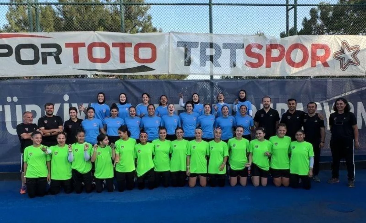 Muğla Gençlik ve Spor İl Müdürlüğü Antrenörü Serkan Şen, Türkiye Kadın Hokey Milli Takımları Antrenörlüğüne getirildi